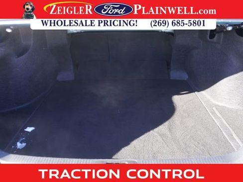 Used 2025 Toyota Camry SE image 5