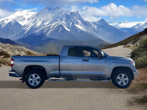 Used 2015 Toyota Tundra SR5 image 6