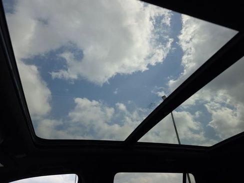 Used 2024 Chevrolet Tahoe Z71 w/ Luxury Package image 27