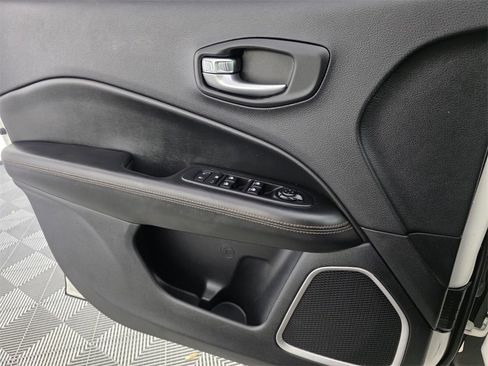 Used 2019 Jeep Compass Limited image 27