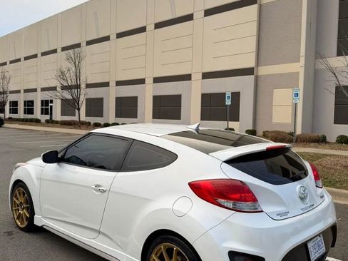 Used 2014 Hyundai Veloster Turbo image 7