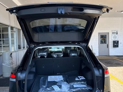 New 2026 Volkswagen Tiguan SE AWD/4WD image 12