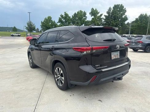 Used 2021 Toyota Highlander XLE FWD image 19