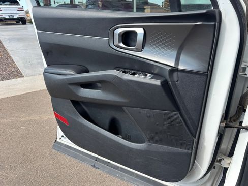 Used 2023 Kia Sorento EX FWD image 11