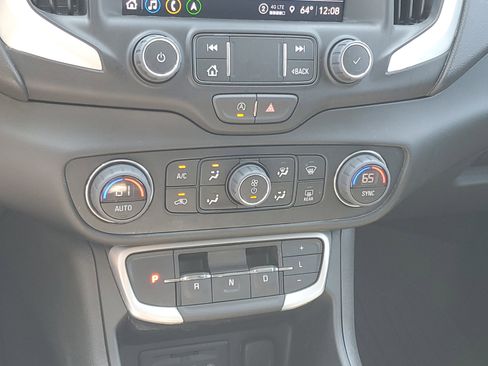 Used 2023 GMC Terrain SLT w/ Infotainment Package II image 26