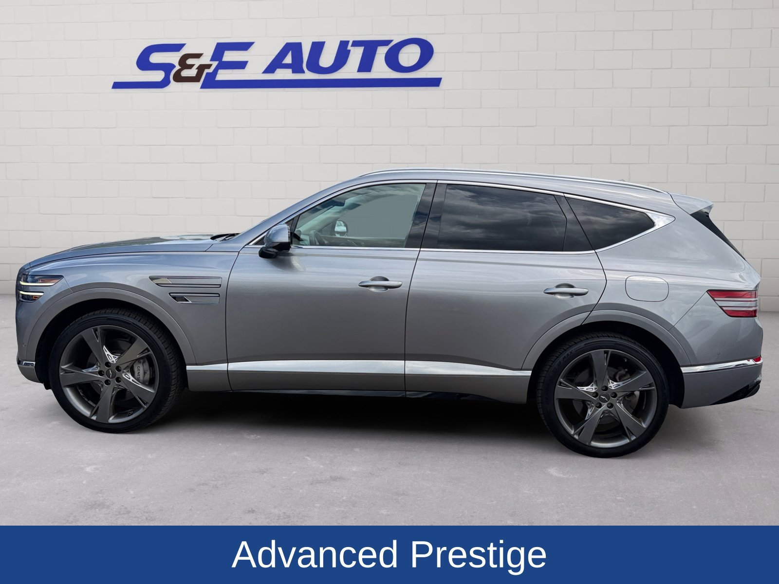 Used 2022 Genesis GV80 2.5T w/ Prestige Package 04 AWD/4WD image 2