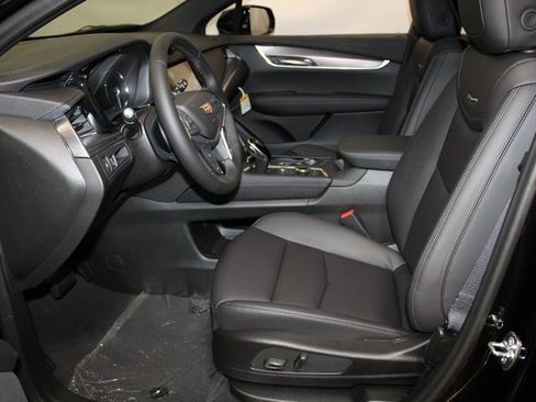 New 2026 Cadillac XT5 Luxury image 5