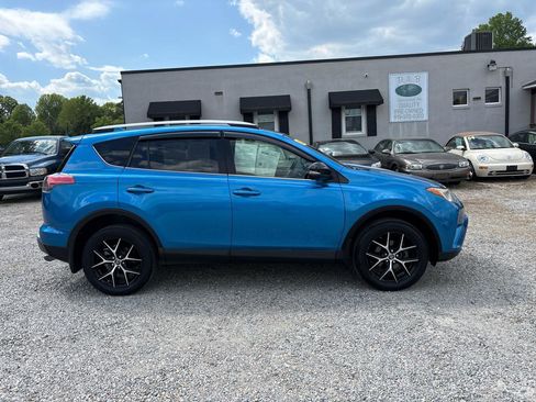 Used 2018 Toyota RAV4 SE w/ Power Extra Value Package image 6