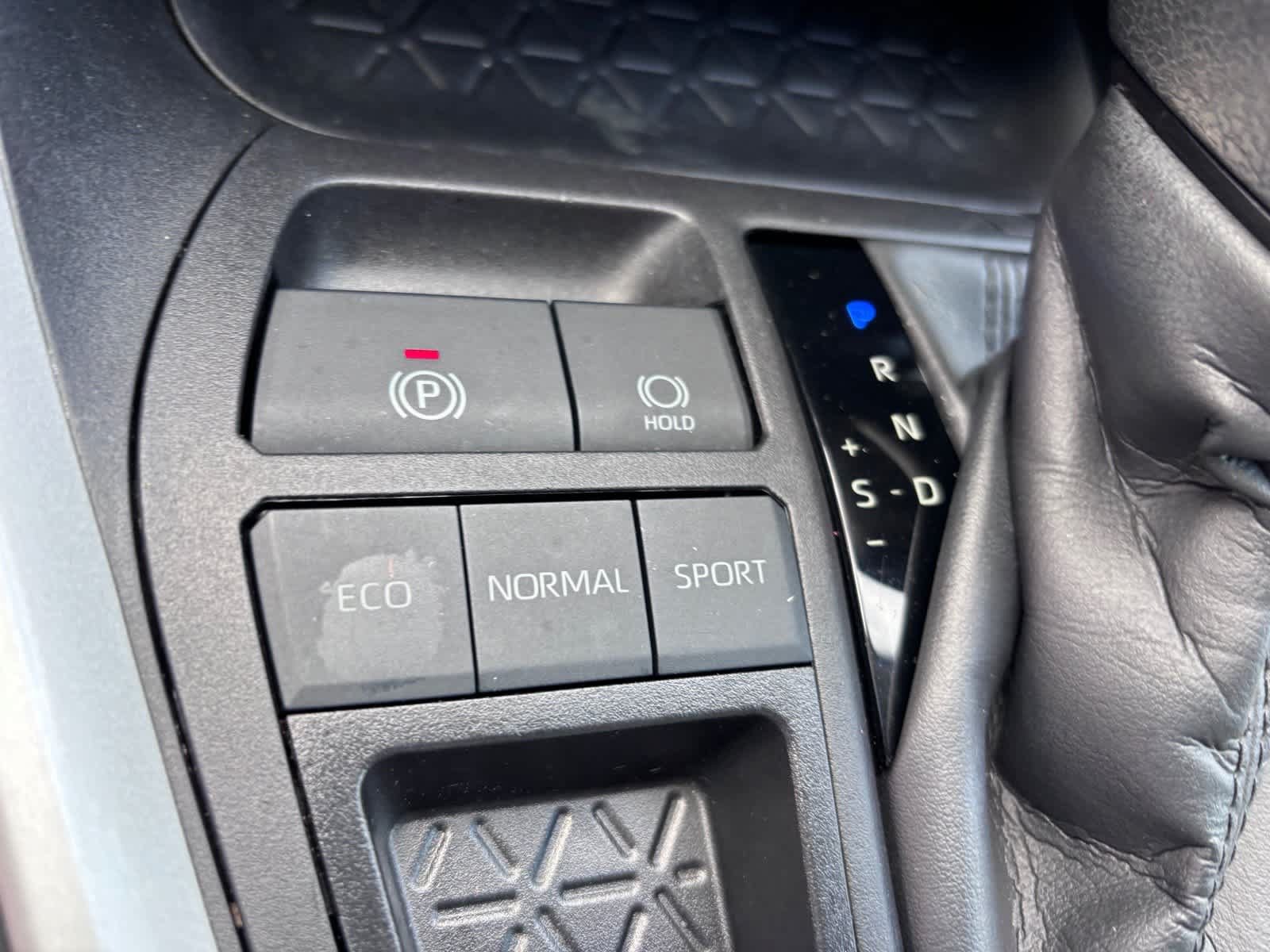 Used 2024 Toyota RAV4 XLE w/ Convenience Package FWD image 30