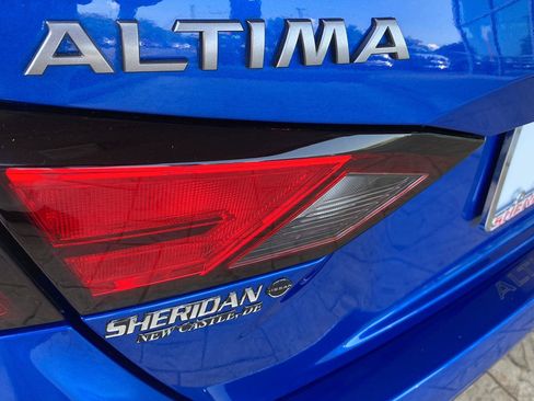 Certified 2025 Nissan Altima 2.5 SV FWD image 8