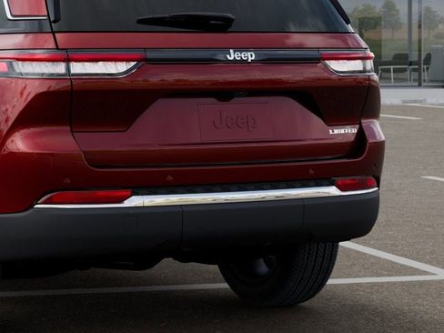 New 2026 Jeep Grand Cherokee Limited w/ Luxury Tech Group II RWD image 13