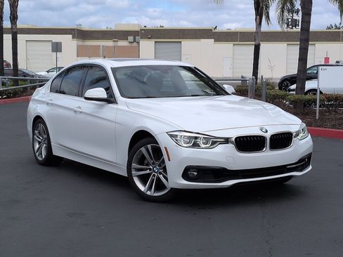 Used 2018 BMW 330i Sedan RWD image 2