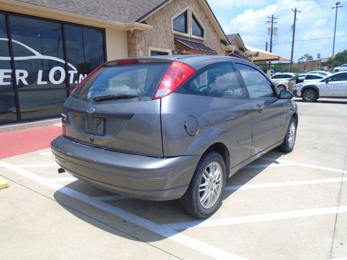 Used 2007 Ford Focus S FWD image 6