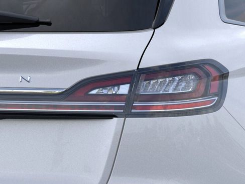 New 2022 Lincoln Nautilus Reserve w/ Luxury Package image 21