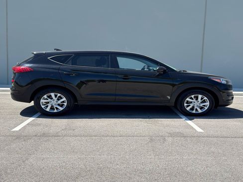 Used 2021 Hyundai Tucson SE w/ Cargo Package AWD/4WD image 2