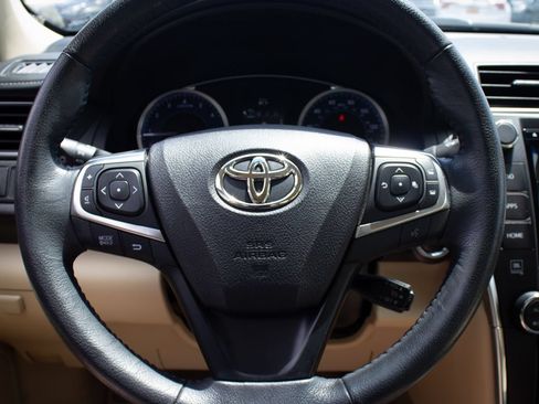 Used 2015 Toyota Camry XLE FWD image 13