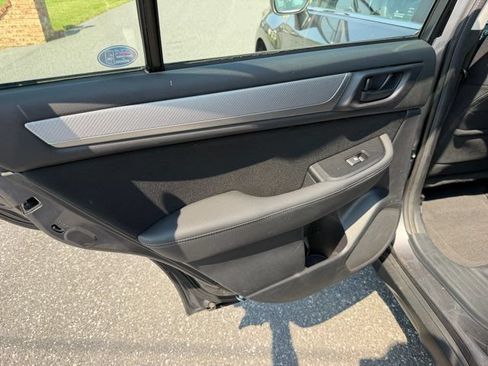 Used 2019 Subaru Outback 2.5i AWD/4WD image 19