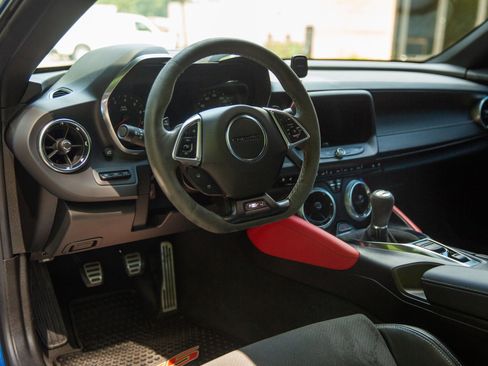 Used 2023 Chevrolet Camaro SS RWD image 28