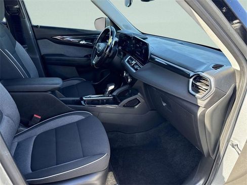 Used 2024 Chevrolet TrailBlazer LT w/ LT Cold Weather Package image 25