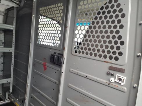 Used 2015 GMC Savana 2500 image 22