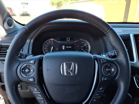 Used 2018 Honda Pilot Touring image 35