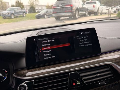 Used 2018 BMW 540i image 37