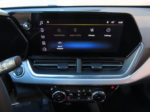 New 2026 Chevrolet Trax LT w/ Driver Confidence Package FWD image 5
