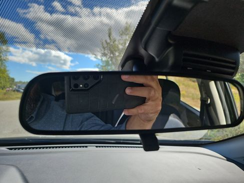 New 2025 Nissan Versa SV w/ Trunk Package image 25