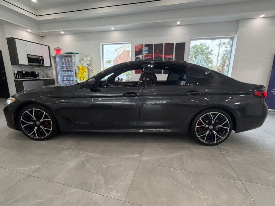 Used 2021 BMW 540i w/ M Sport Package RWD image 4