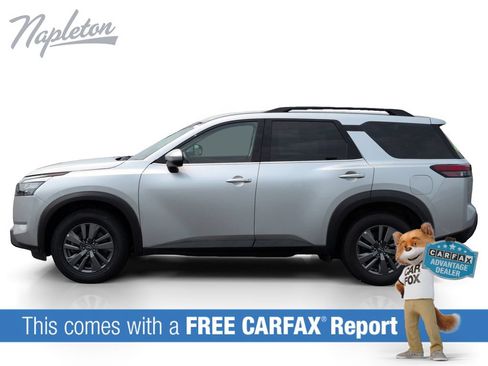 Used 2025 Nissan Pathfinder SV FWD image 2