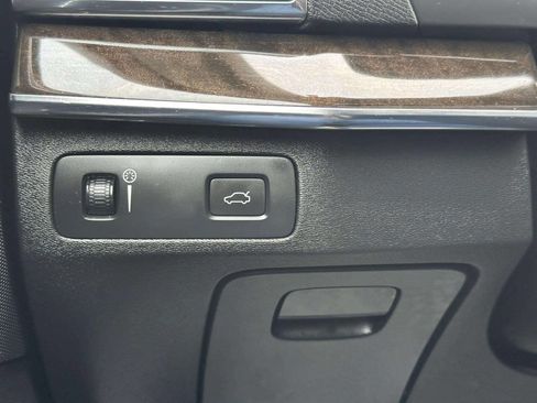 Used 2018 Volvo XC90 T6 Momentum w/ Convenience Package image 33