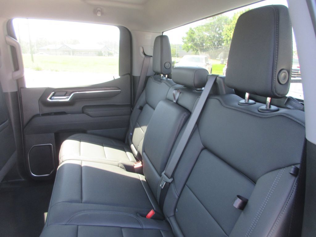 New 2026 GMC Sierra 1500 SLT w/ SLT Premium Package AWD/4WD image 14