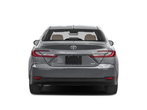 Used 2026 Toyota Camry XLE AWD/4WD image 5