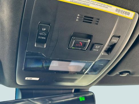 Used 2025 Lexus ES 300h w/ Premium Package image 36