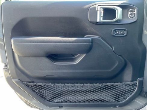 Used 2021 Jeep Wrangler Rubicon AWD/4WD image 10
