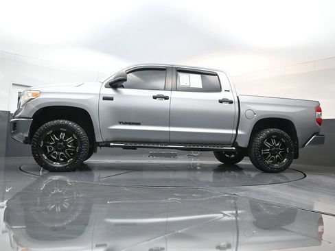 Used 2016 Toyota Tundra SR5 w/ SR5 Upgrade Package AWD/4WD image 28