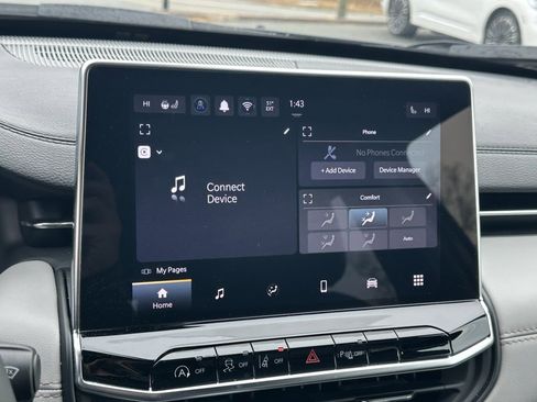 Used 2024 Jeep Compass Limited image 23