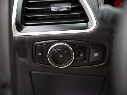 Used 2024 Ford Edge SEL image 17