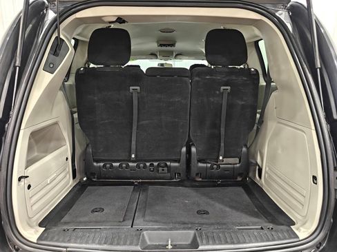 Used 2012 Dodge Grand Caravan SXT image 30