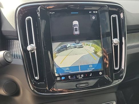 Used 2021 Volvo XC40 P8 Recharge w/ Advanced Package image 22