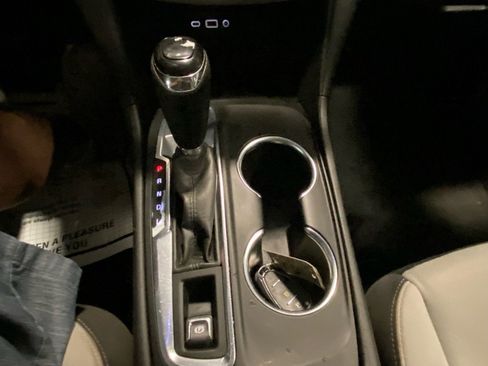 Used 2021 Chevrolet Equinox LS image 32