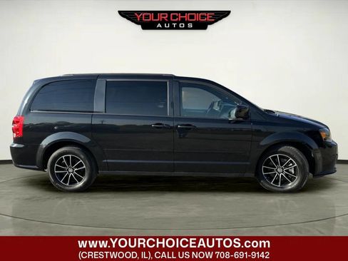 Used 2017 Dodge Grand Caravan GT image 5