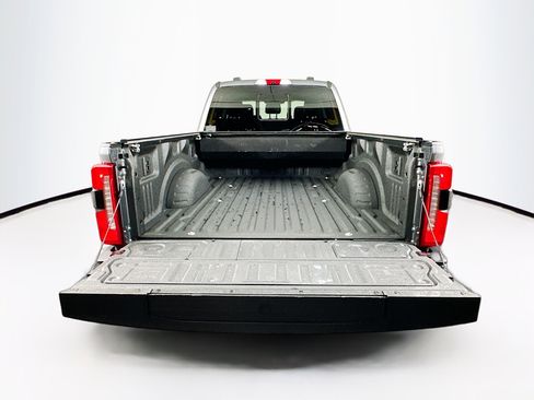 Used 2024 Ford F250 Lariat w/ Lariat Ultimate Package image 31