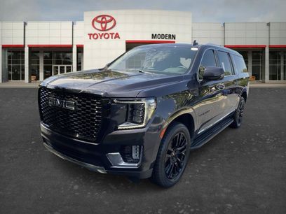 Used 2023 GMC Yukon XL SLT w/ SLT Premium Package