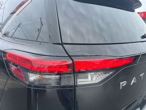 New 2026 Nissan Pathfinder SL image 17