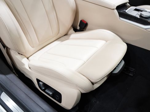 Used 2021 BMW 430i Coupe w/ Convenience Package RWD image 26