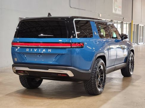 Used 2023 Rivian R1S Adventure AWD/4WD image 7