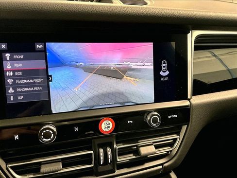 Used 2025 Porsche Macan image 26