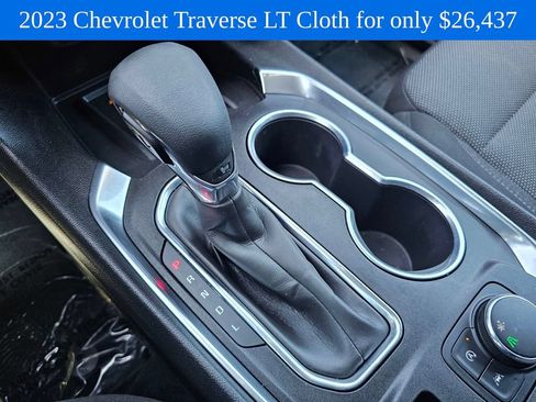 Used 2023 Chevrolet Traverse LT FWD image 27