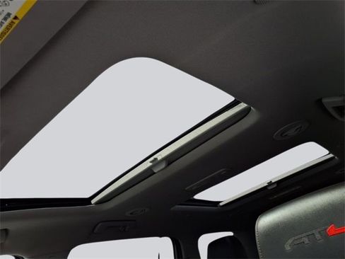 Used 2023 GMC Acadia AT4 w/ Preferred Package image 18